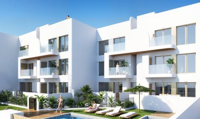 Apartamento de nueva construcción con vistas al mar en Los Alcázares, cerca del campo de golf y la playa