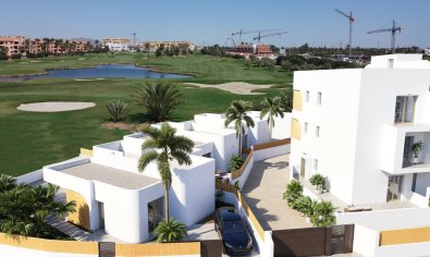Apartamento de nueva construcción con vistas al mar en Los Alcázares, cerca del campo de golf y la playa