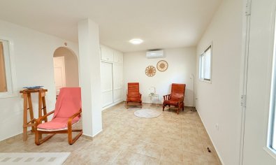 Ruime gerenoveerde 'maite' woning met 4 slaapkamers en gemeenschappelijk zwembad in Benijofar