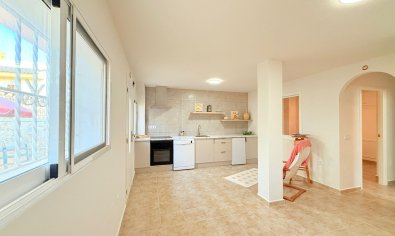 Ruime gerenoveerde 'maite' woning met 4 slaapkamers en gemeenschappelijk zwembad in Benijofar