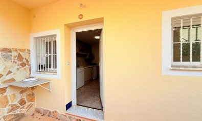 Ruime gerenoveerde 'maite' woning met 4 slaapkamers en gemeenschappelijk zwembad in Benijofar