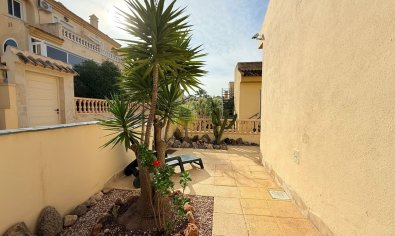 Ruime gerenoveerde 'maite' woning met 4 slaapkamers en gemeenschappelijk zwembad in Benijofar