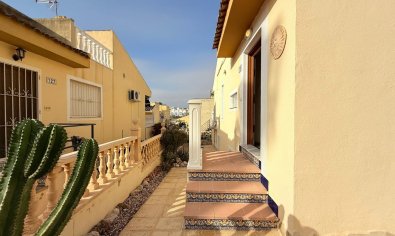 Ruime gerenoveerde 'maite' woning met 4 slaapkamers en gemeenschappelijk zwembad in Benijofar