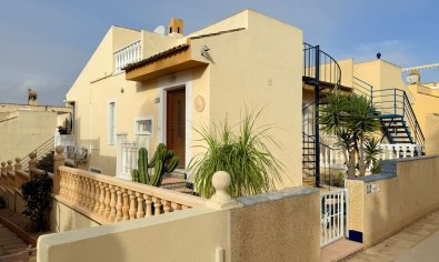 Ruime gerenoveerde 'maite' woning met 4 slaapkamers en gemeenschappelijk zwembad in Benijofar