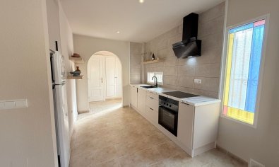 Ruime gerenoveerde 'maite' woning met 4 slaapkamers en gemeenschappelijk zwembad in Benijofar