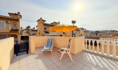 Ruime gerenoveerde 'maite' woning met 4 slaapkamers en gemeenschappelijk zwembad in Benijofar