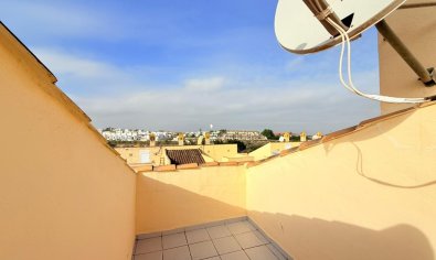 Ruime gerenoveerde 'maite' woning met 4 slaapkamers en gemeenschappelijk zwembad in Benijofar