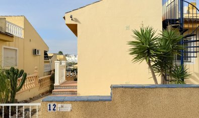 Ruime gerenoveerde 'maite' woning met 4 slaapkamers en gemeenschappelijk zwembad in Benijofar