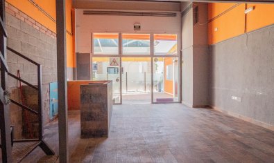 Resale - Commercial -
Algorfa