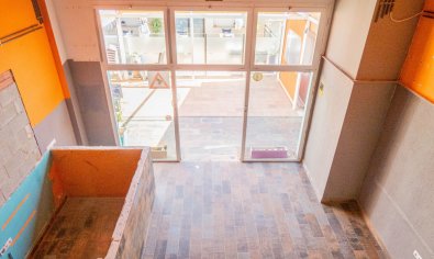 Resale - Commercial -
Algorfa