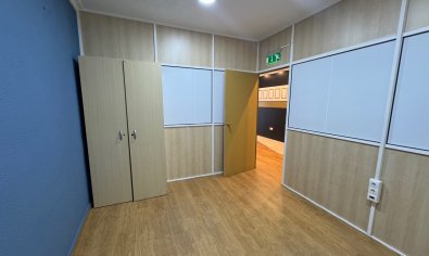 Bestaande bouw - Commercieel -
Guardamar del Segura