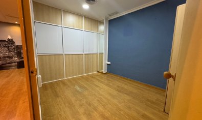 Bestaande bouw - Commercieel -
Guardamar del Segura