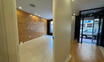 Bestaande bouw - Commercieel -
Guardamar del Segura