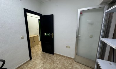 Bestaande bouw - Commercieel -
Guardamar del Segura