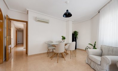 Reventa - Apartamento / piso -
Jacarilla
