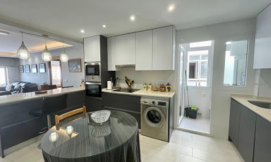 Bestaande bouw - Appartement -
Torrevieja - Playa del Cura