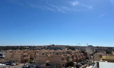 En venta Casa adosada de 3 dormitorios en Sol Golf, Orihuela Costa