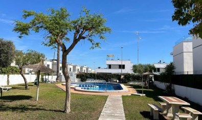 Te koop 3-Slaapkamer rijtjeswoning in Sol Golf, Orihuela Costa