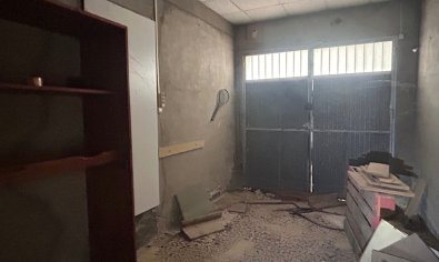 Resale - Commercial (6) -
Jacarilla