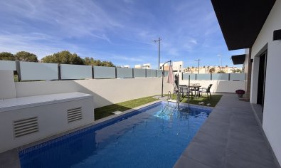 Resale - Villa -
Villamartín - Villamartin