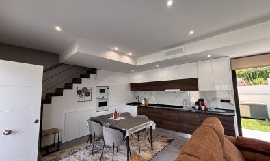 Resale - Villa -
Villamartín - Villamartin