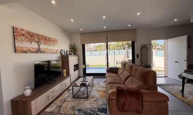 Resale - Villa -
Villamartín - Villamartin