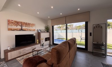 Resale - Villa -
Villamartín - Villamartin