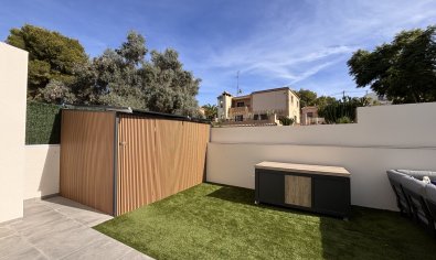 Resale - Villa -
Villamartín - Villamartin