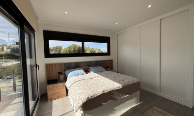 Resale - Villa -
Villamartín - Villamartin