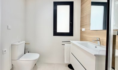 Obra nueva - Bungalow - Solarium -
Cox