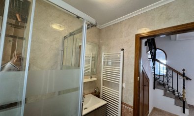 Te koop 3-Slaapkamer rijtjeswoning in Sol Golf, Orihuela Costa