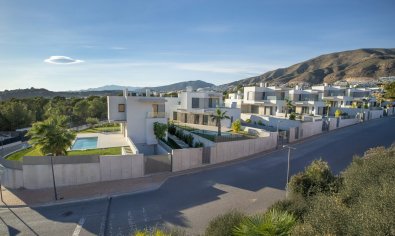 Obra nueva - Villa -
Finestrat