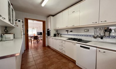 Resale - Villa -
Cabo Roig