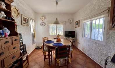 Resale - Villa -
Cabo Roig