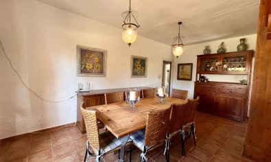 Resale - Villa -
Cabo Roig