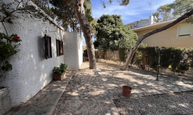 Resale - Villa -
Cabo Roig