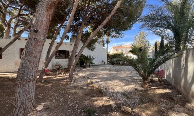 Resale - Villa -
Cabo Roig