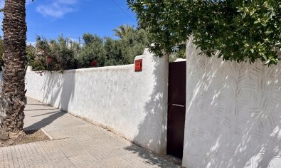 Resale - Villa -
Cabo Roig