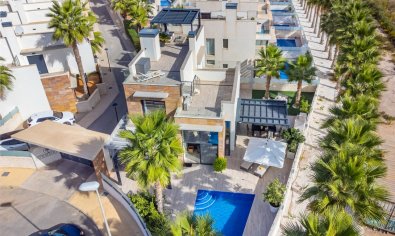 Bestaande bouw - Villa -
Cabo Roig