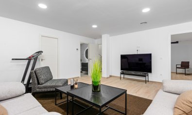 Bestaande bouw - Villa -
Cabo Roig