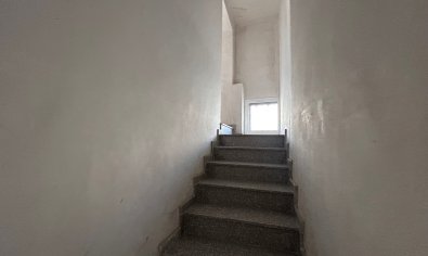 Reventa - Comercial -
Jacarilla