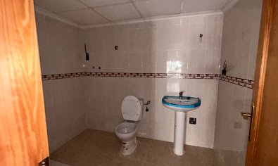 Reventa - Comercial -
Jacarilla