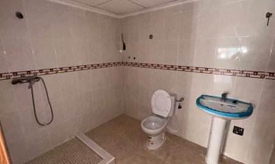 Reventa - Comercial -
Jacarilla