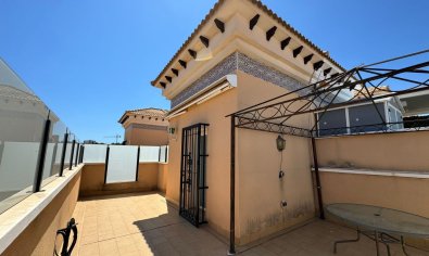 Te koop 3-Slaapkamer rijtjeswoning in Sol Golf, Orihuela Costa