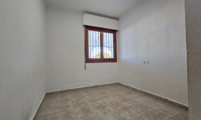 Resale - Villa -
Torrevieja - El Chaparral