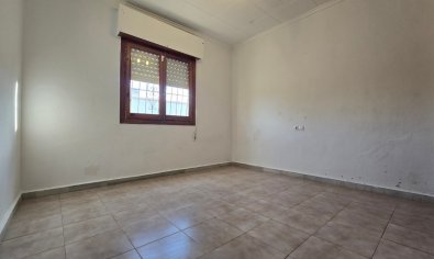 Resale - Villa -
Torrevieja - El Chaparral