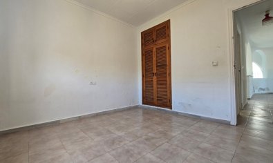 Resale - Villa -
Torrevieja - El Chaparral