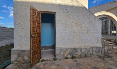 Resale - Villa -
Torrevieja - El Chaparral