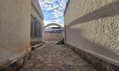 Resale - Villa -
Torrevieja - El Chaparral