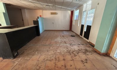 Bestaande bouw - Commercieel -
Villamartín - Villamartin